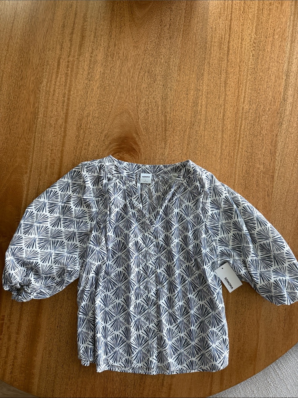 Lightweight V-Neck Printed Puff-Sleeve Blouse — Navy & White